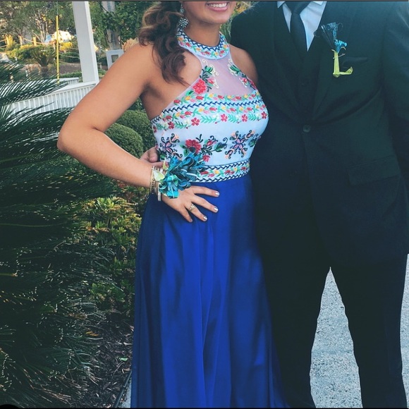 Dresses & Skirts - 2018 embroidered halter blue prom dress